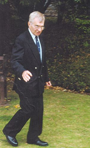 Jeffrey Archer lookalike - Splitting Images